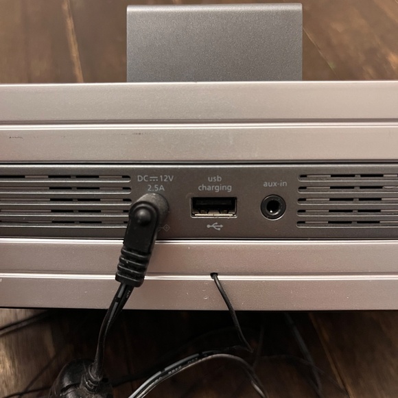 iHome - Picture 4 of 4